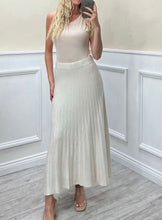 Load image into Gallery viewer, Soft knit pleated skirt
