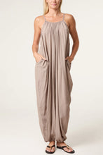 Load image into Gallery viewer, Plain strap jumpsuit
