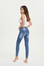 Load image into Gallery viewer, Melly denim two button jeans
