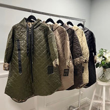Load image into Gallery viewer, Quilted hooded coat
