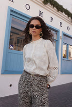 Load image into Gallery viewer, InApril 1986 cotton embroidered shirt
