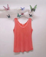 Load image into Gallery viewer, Stonewashed cotton frayed vest
