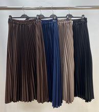 Load image into Gallery viewer, Plain satin pleated skirt
