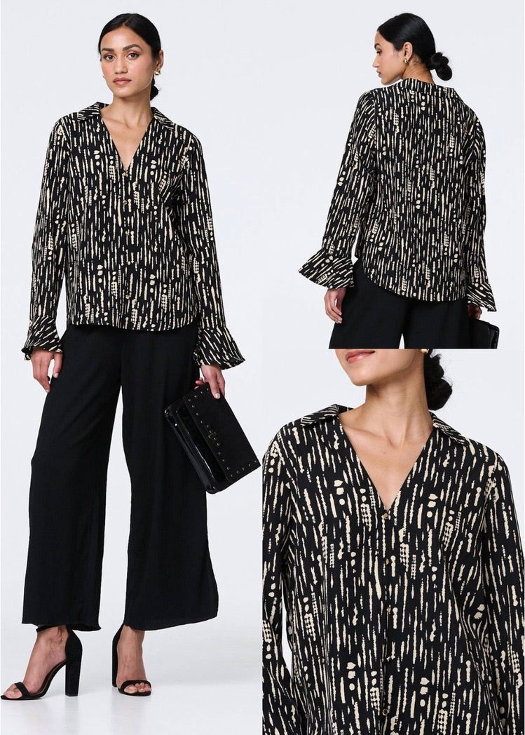 Stella Morgan bell sleeve printed blouse