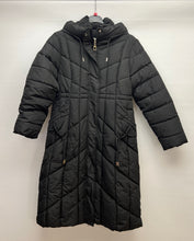 Load image into Gallery viewer, Stella Morgan puffer coat

