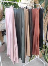 Load image into Gallery viewer, Plain satin skirt
