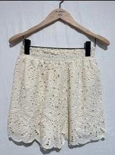 Load image into Gallery viewer, InApril 1986 broderie anglaise shorts
