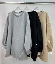 Load image into Gallery viewer, Fleece lined long sweatshirt
