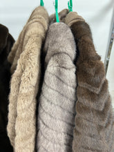 Load image into Gallery viewer, Chevron teddy coat with hood
