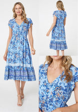 Load image into Gallery viewer, Stella Morgan sky blue floral print dress
