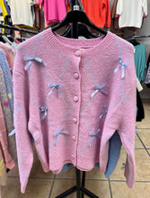 Load image into Gallery viewer, Moocci bow argyle cardigan
