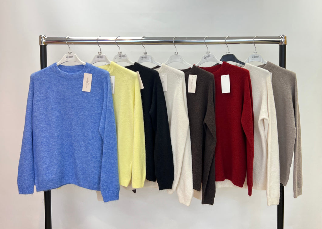 Plain round neck jumper