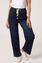 Load image into Gallery viewer, Denim stretch jeans (dark wash)
