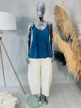Load image into Gallery viewer, Cotton flower strap vest
