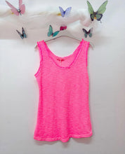 Load image into Gallery viewer, Stonewashed cotton frayed vest
