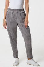 Load image into Gallery viewer, Stonewashed seam trouser
