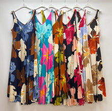 Load image into Gallery viewer, Floral cotton v-neck dress
