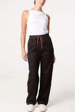Load image into Gallery viewer, QED contrast stitch stretch jeans
