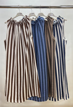 Load image into Gallery viewer, Stripe dress
