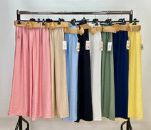 Load image into Gallery viewer, Plain wide leg belt trouser
