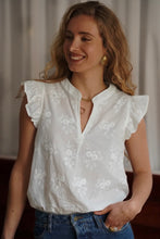 Load image into Gallery viewer, InApril 1986 cotton sleeveless top
