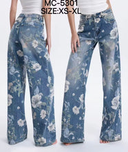 Load image into Gallery viewer, Melly flower wide leg jeans

