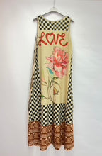 Load image into Gallery viewer, Printed v-neck dress
