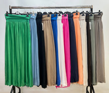 Load image into Gallery viewer, Plain silk wide leg trouser
