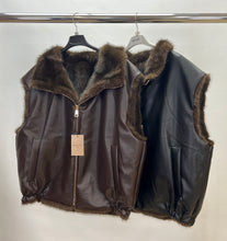 Load image into Gallery viewer, Reversible leather fur gilet
