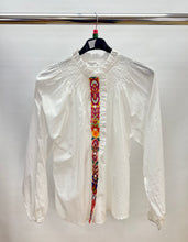 Load image into Gallery viewer, Feather embroidered cotton shirt
