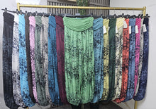 Load image into Gallery viewer, Floral print balloon harem trouser
