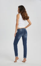 Load image into Gallery viewer, Melly one button denim jeans
