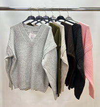 Load image into Gallery viewer, Knitted v-neck jumper
