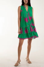 Load image into Gallery viewer, Printed sleeveless dress
