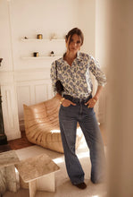 Load image into Gallery viewer, InApril 1986 cotton flower shirt
