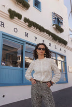 Load image into Gallery viewer, InApril 1986 cotton embroidered shirt
