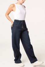 Load image into Gallery viewer, QED stitch barrel leg jeans
