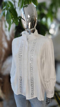 Load image into Gallery viewer, Bisou project lace shirt
