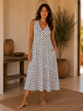 Load image into Gallery viewer, Polka dot v-neck dress
