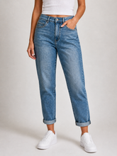 Load image into Gallery viewer, Red Seventy mom jeans

