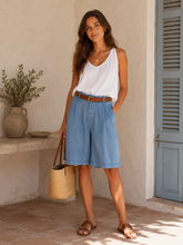 Load image into Gallery viewer, Denim bermuda shorts with belt
