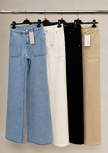 Load image into Gallery viewer, Square pocket stretch jeans
