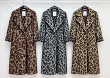 Load image into Gallery viewer, Leopard print coat

