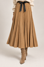 Load image into Gallery viewer, Plain soft knit pleated skirt
