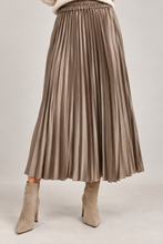 Load image into Gallery viewer, Plain satin pleated skirt
