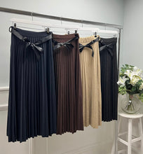 Load image into Gallery viewer, Soft knit pleated belt skirt
