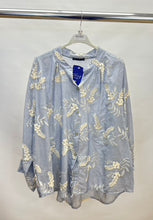 Load image into Gallery viewer, Cotton pinstripe embroidered shirt
