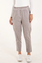 Load image into Gallery viewer, Stonewashed seam trouser
