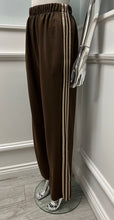 Load image into Gallery viewer, Side stripe jogger

