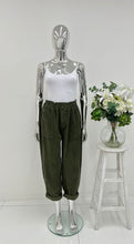 Load image into Gallery viewer, Corduroy trouser
